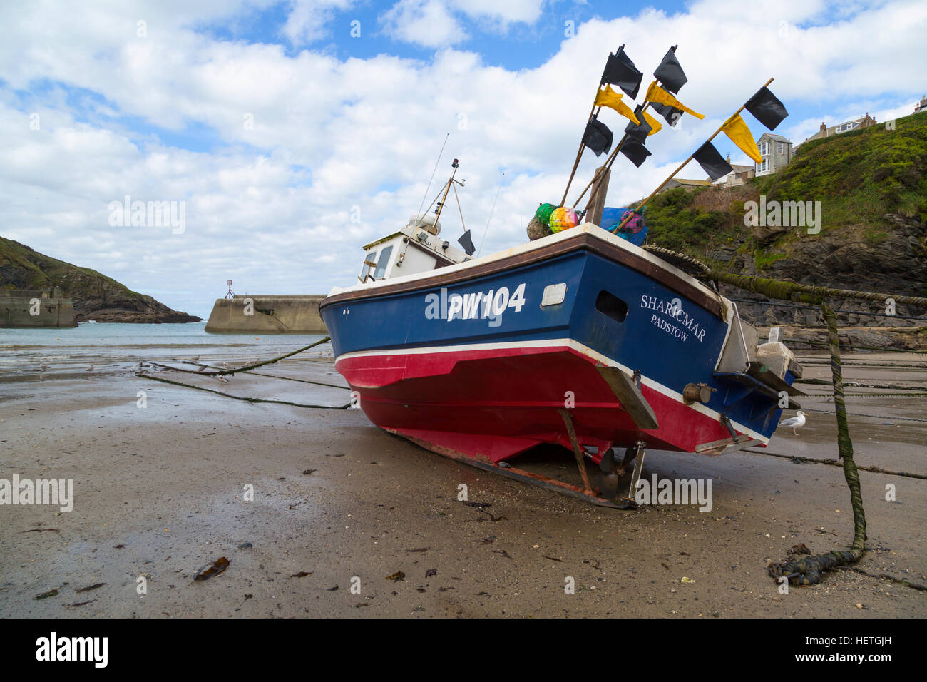 Low tide in Port Isaac Harbour in Cornwall Stock Photo Alamy
