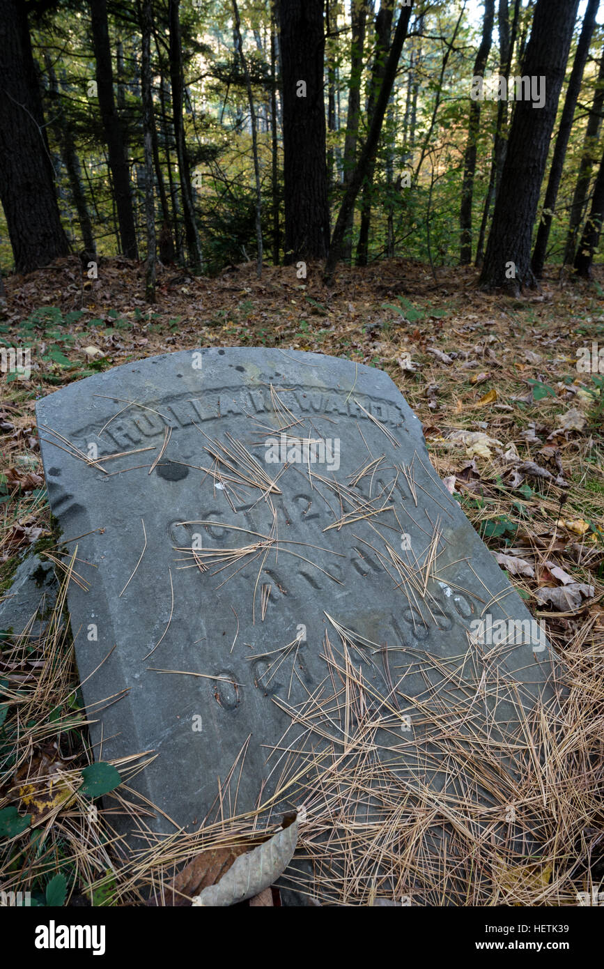 Old headstone hi-res stock photography and images - Alamy