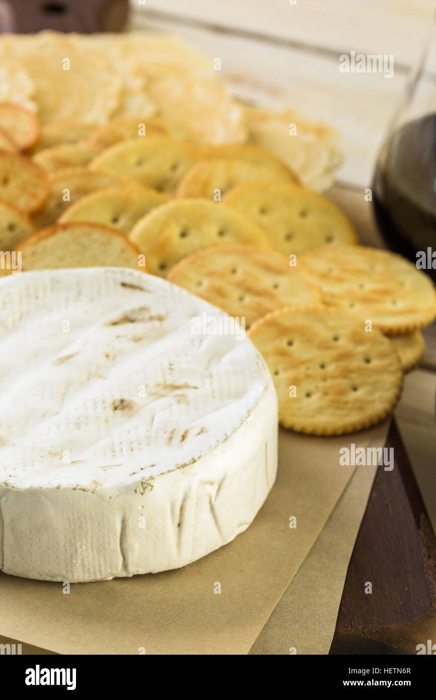 Brie cheese and cracker appetizer for party table Stock Photo Alamy