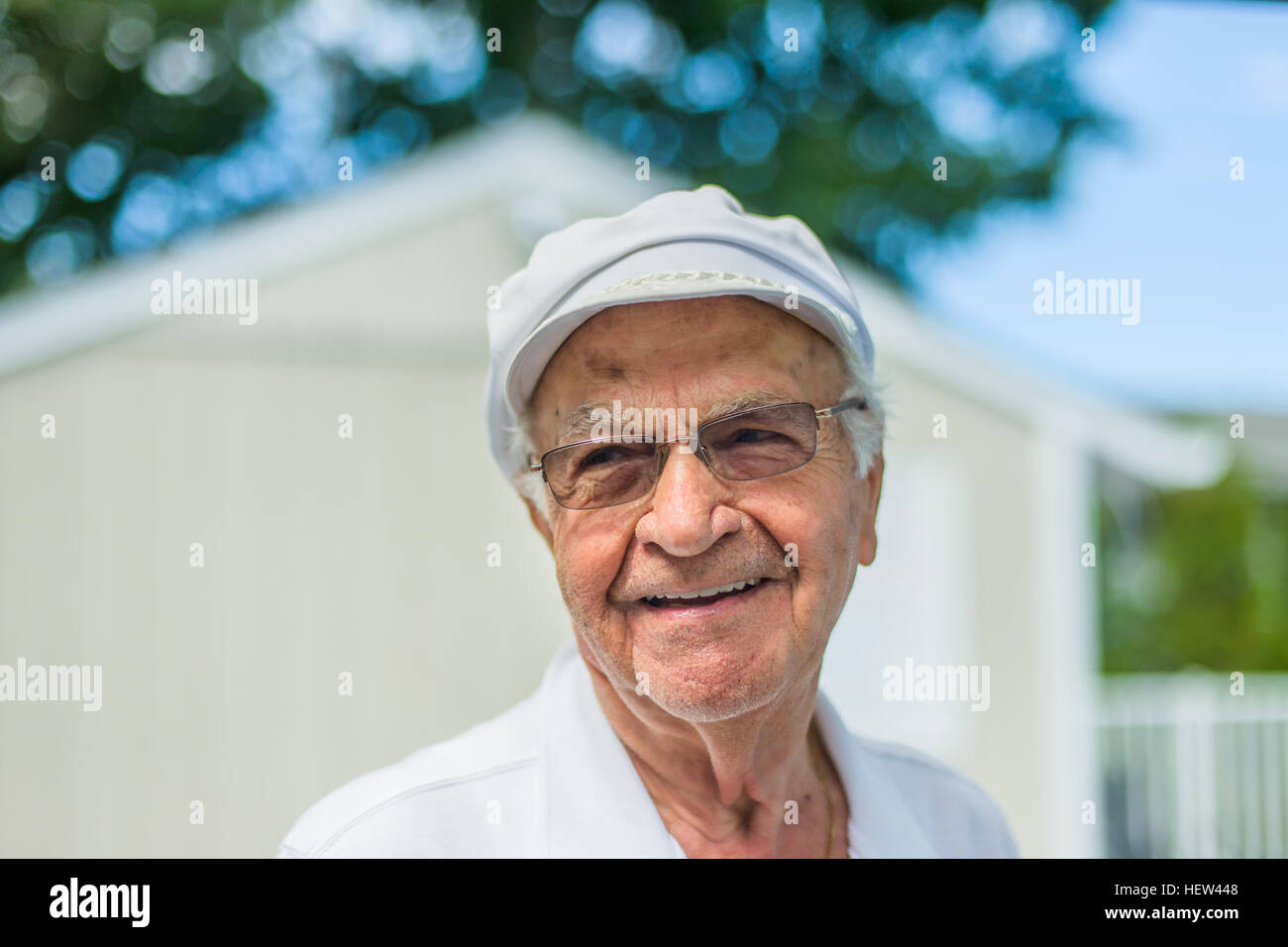 Happy senior man hi-res stock photography and images - Alamy