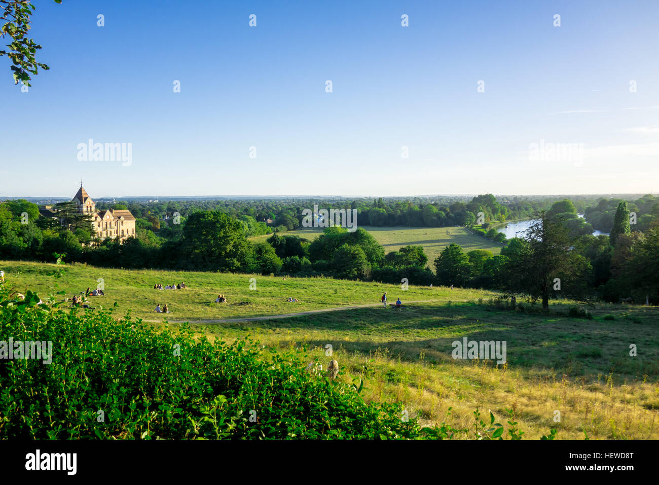 A footpatth along the River Thames between Richmond Park and Stock Photo