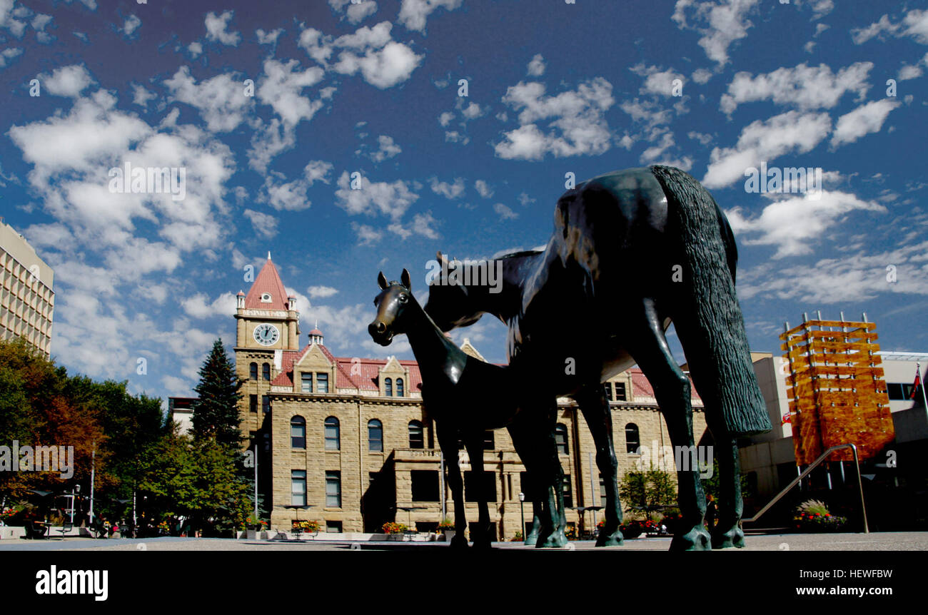 Statue of horses hi-res stock photography and images - Alamy