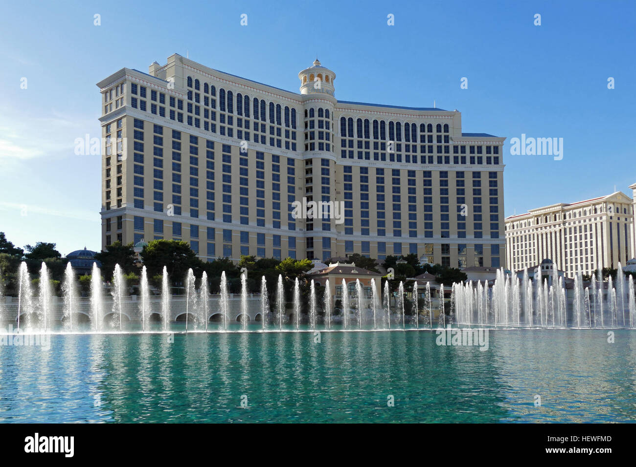 12pm sun hires stock photography and images Alamy