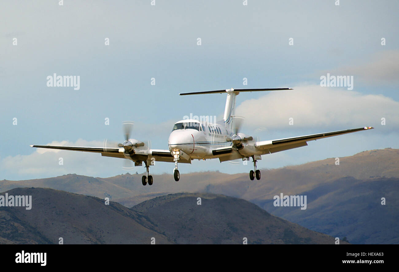 Turboprop aircraft hi-res stock photography and images - Alamy