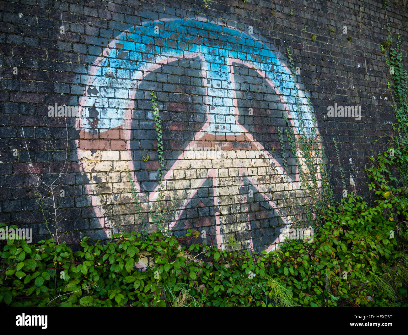 CND Peace Symbol, On The Thames Path, Tilehurst, Reading, England, UK, GB. Stock Photo