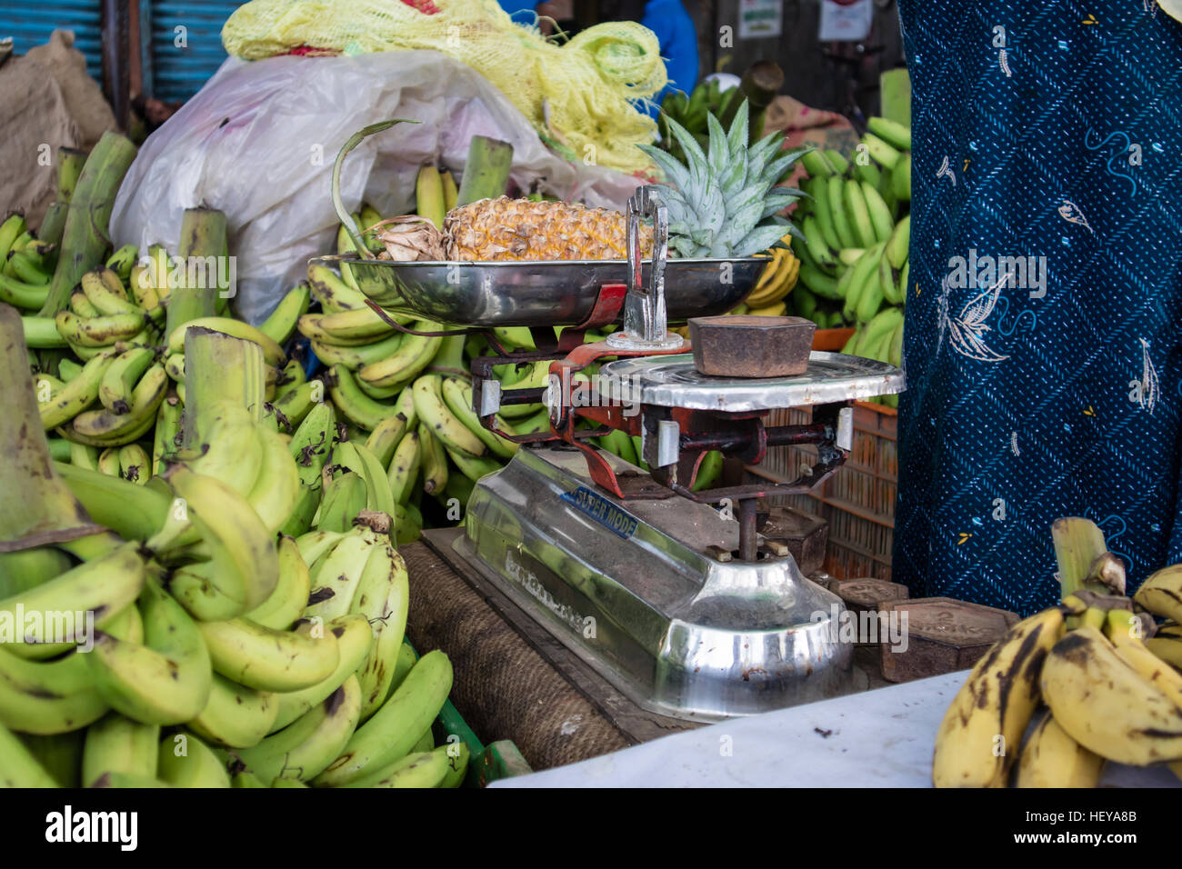 Wholesale bananas market and weighing, Kerala, India Stock Photo