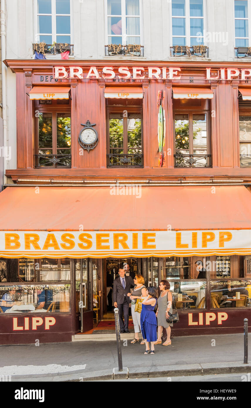 street scene in front of brasserie lipp Stock Photo