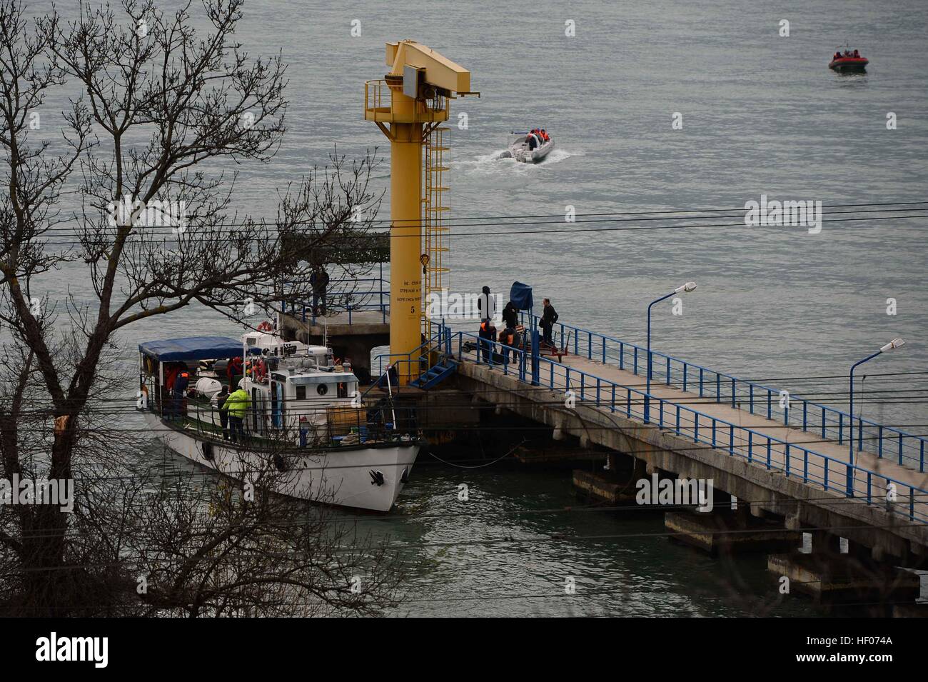 Aircraft in black hi res stock photography and images Alamy