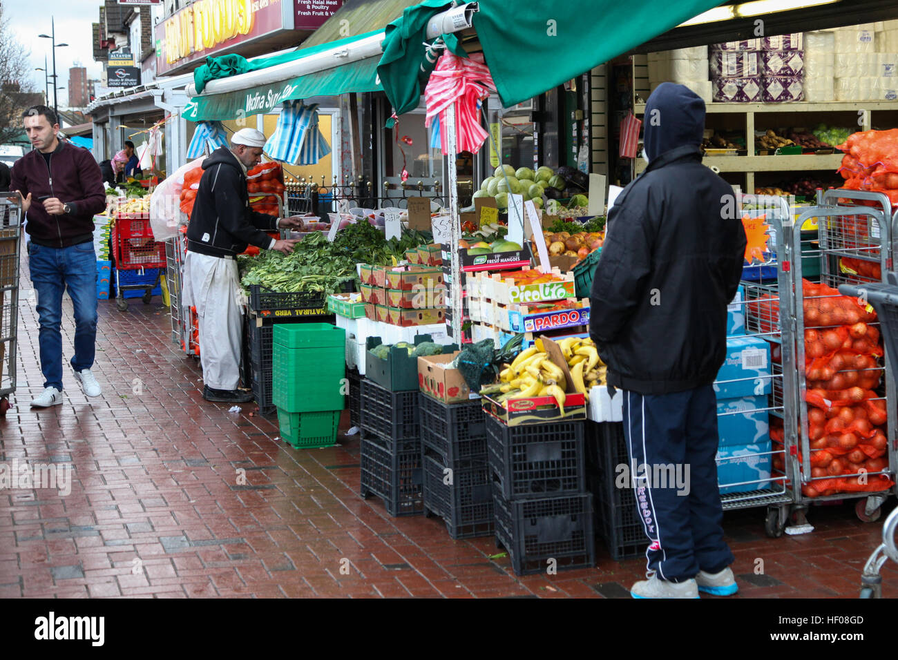 Luton, UK 25 Dec 2016 Shops are open as normal for business on