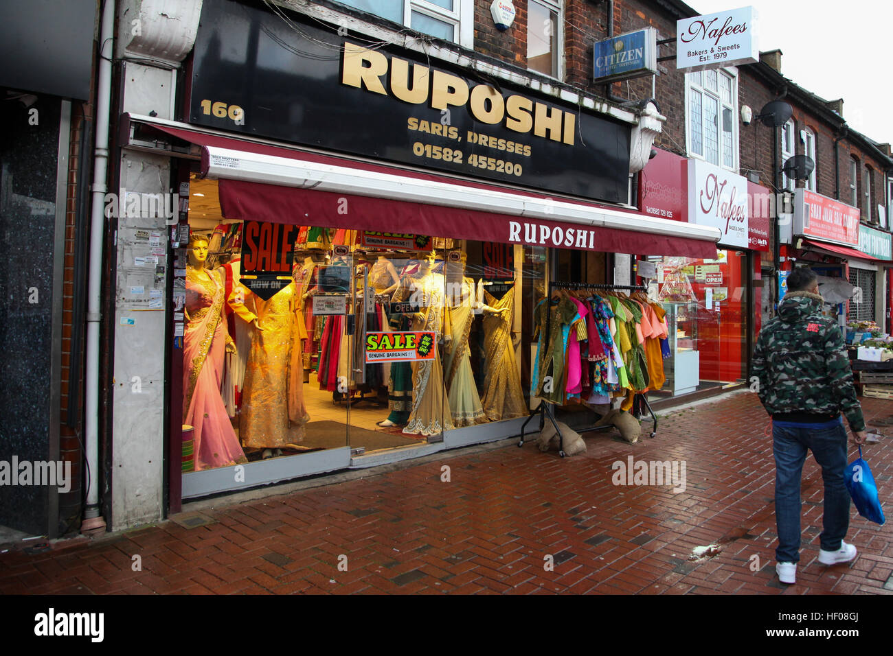 Luton, UK 25 Dec 2016 Shops are open as normal for business on