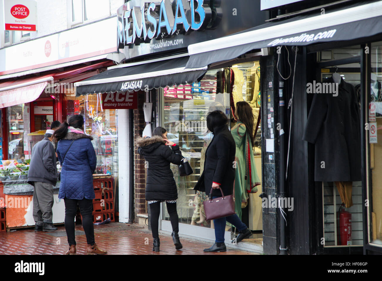 Luton Shopping Stock Photos & Luton Shopping Stock Images Alamy