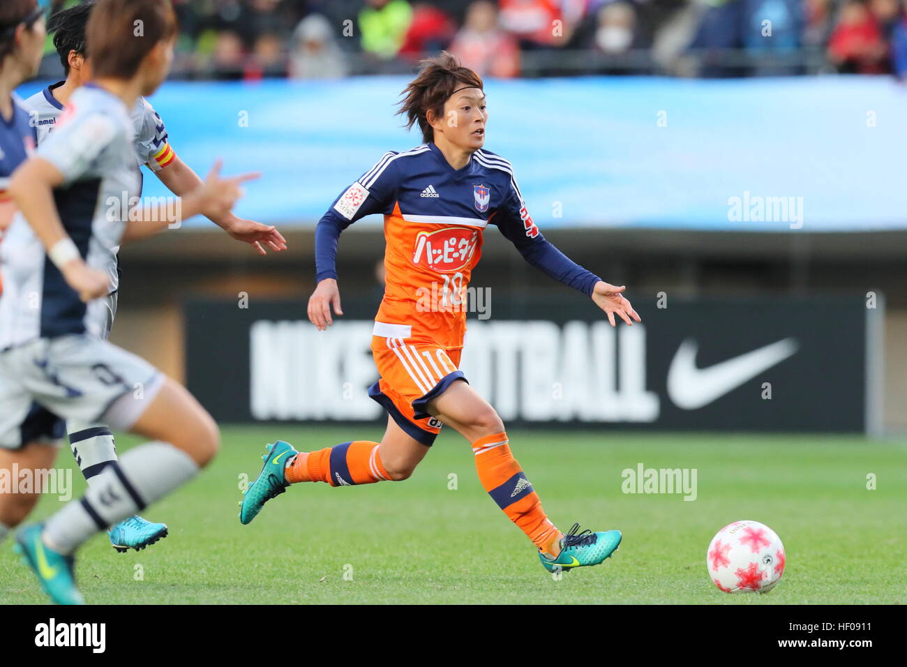 Kanagawa, Japan. 18th Feb, 2023. (L-R) Shuhei Yomoda head coach, Hirotaka  Mita (Yokohama FC) Football/Soccer : 2023 J1 League match between Yokohama  FC - Nagoya Grampus at Nippatsu Mitsuzawa Stadium in Kanagawa