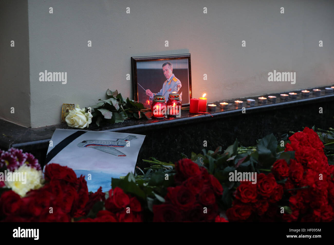 Moscow, Russia. 25th December, 2016. A portrait of Russia's chief military conductor, Lieutenant General Valery Khalilov, head of the Alexandrov Academic Ensemble of Song and Dance of the Russian Army, killed in a Russian Defense Ministry plane crash, outside the Alexandrov Hall, a rehearsal room of the Alexandrov Ensemble. A Tupolev Tu-154 plane of the Russian Defense Ministry with 92 people on board crashed into the Black Sea near the city of Sochi on December 25, 2016. The plane was carrying members of the Alexandrov Ensemble, Russian servicemen and journalists to Russia's Hmeymim air base  Stock Photo