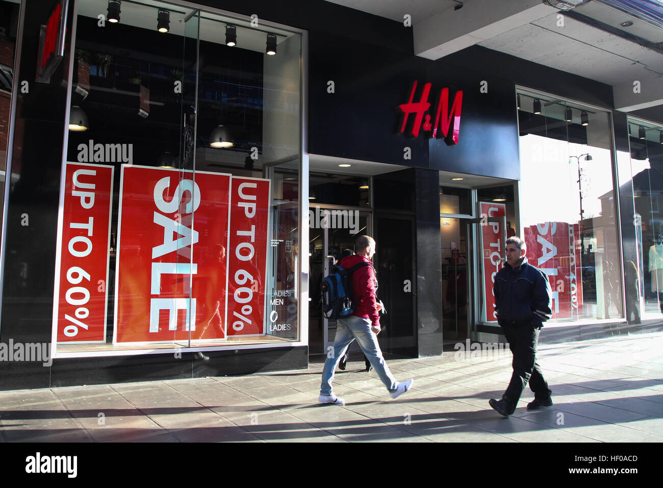 Wood Green, North London 26 Dec 2016 - Boxing day sales starts in H&M store  in Wood Green. Credit: Dinendra Haria/Alamy Live News Stock Photo - Alamy