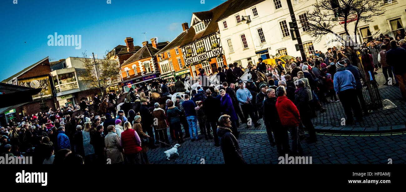 Leominster, UK. 26th Dec, 2016. Members of the North herefordshire Hunt seen during the annual Boxing Day Hunt in Corn Square, Leominster. © Jim Wood/Alamy Live News Stock Photo