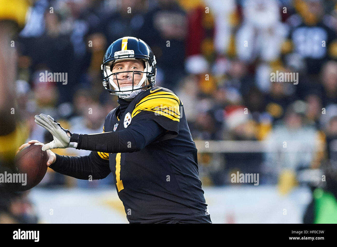 Pittsburgh Steelers Ben Roethlisberger practices during training camp at  Saint Vincent College in Latrobe, Pennsylvania on August 6, 2009. UPI  Photo/Stephen Gross Stock Photo - Alamy