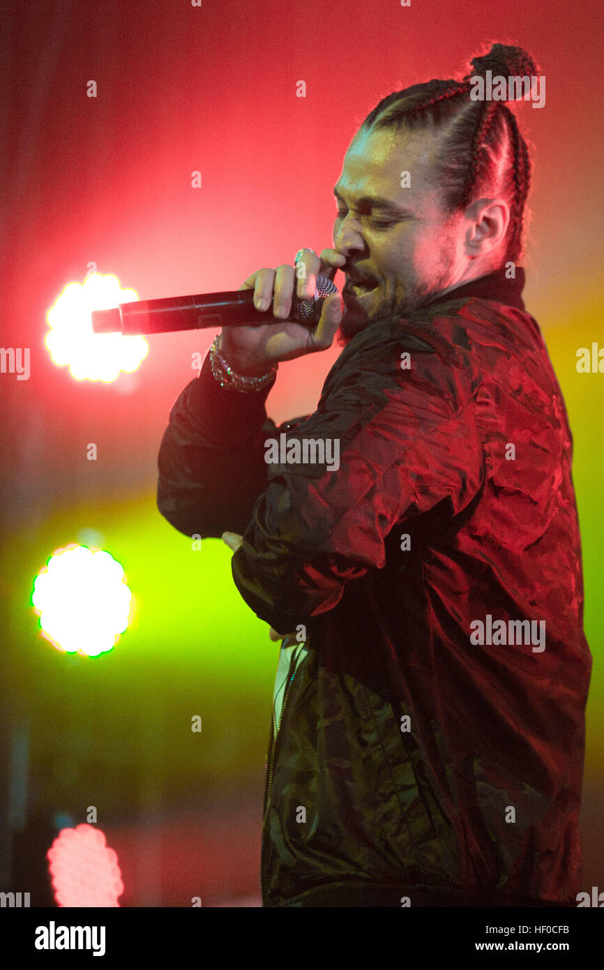 Bizzy bone hi-res stock photography and images - Alamy
