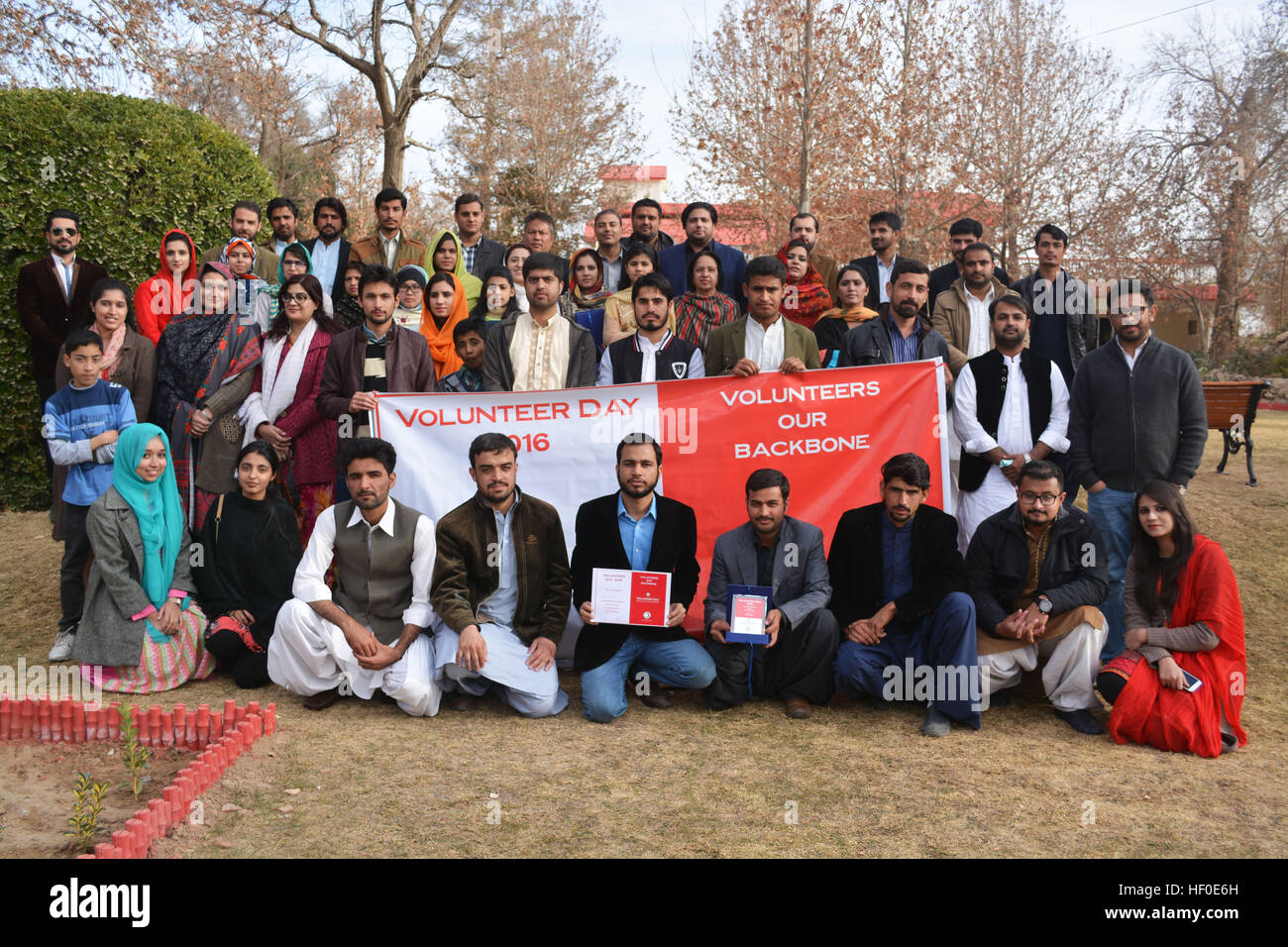 Quetta, Pakistan. 26th Dec, 2016. Gropu photo of the Volunteers with ...