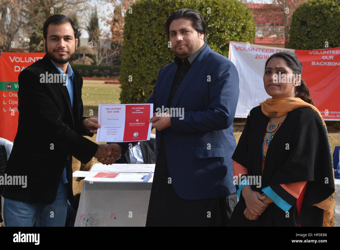 Quetta, Pakistan. 26th Dec, 2016. Secretary Red Crescent Balochistan Dr ...