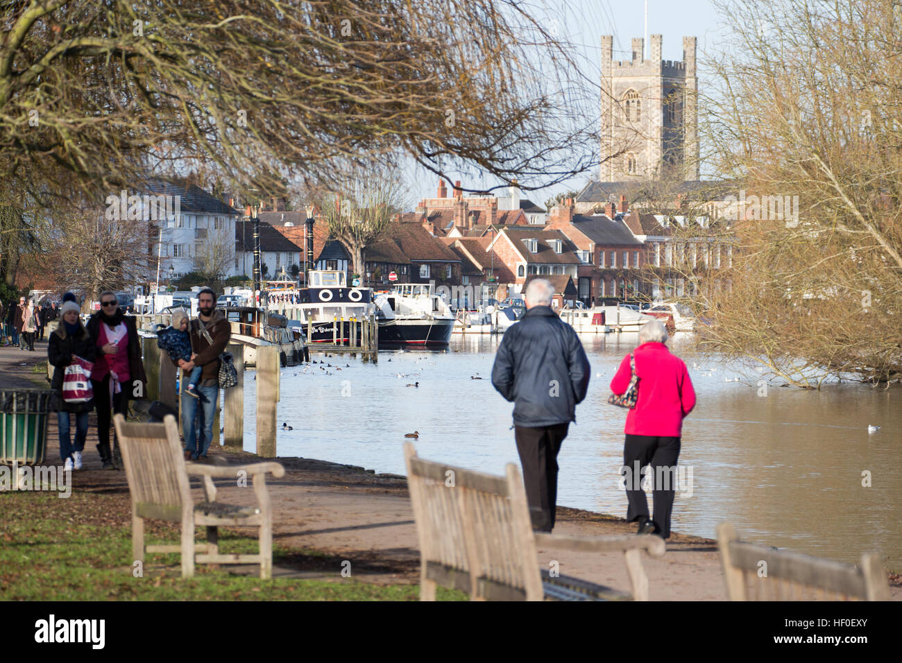 Henley on thames town winter hires stock photography and images Alamy
