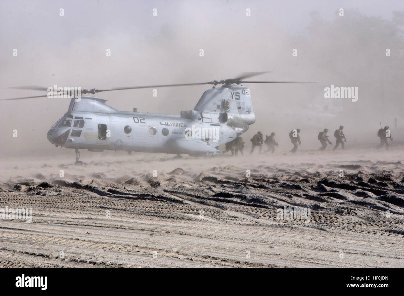 Ch 46e sea knight helicopters hi-res stock photography and images - Alamy