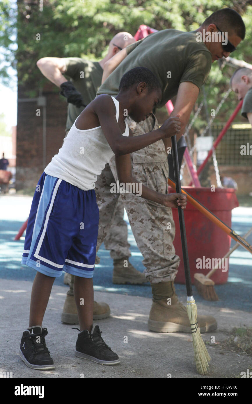 Lance Cpl. Andrew P. Reda, 3rd Battalion, 25th Marine Regiment, joins ...