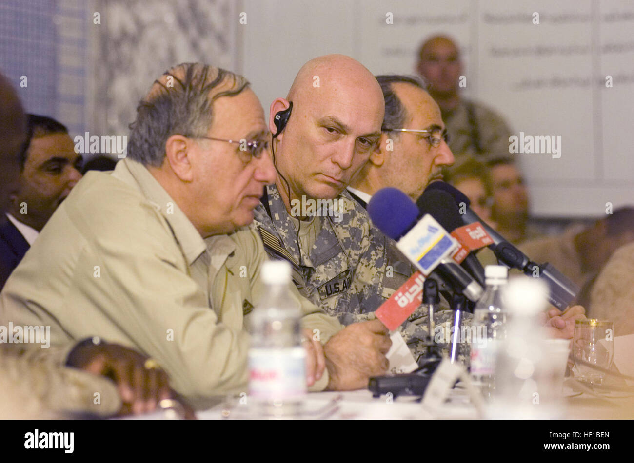 The Minister of Defense Abd al-Qadir al Mufriji (left), Commanding Gerenal of Multi-National Core Iraq, Lt. Gen. Raymond T. Odierno (center) and National Security Advisor Dr. Mowaffak al-Rubaie Suid (right) attended the Al Anbar security conference. Multi-National Forces West hosted the Al Anbar security conference at the 7th Iraqi Army Headquarters at Camp Blue Diamond, Iraq. II Marine Expeditionary Force is deployed with Multi-National Forces West in support of Operation Iraqi Freedom in the Al Anbar province of Iraq to develop Iraqi security forces, facilitate the development of a market ba Stock Photo