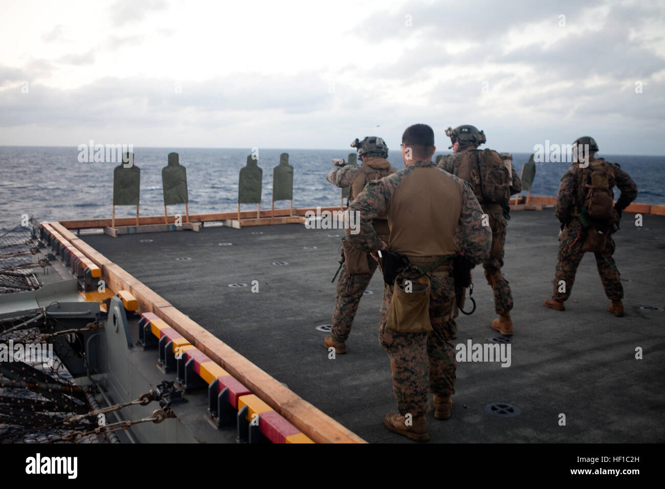 U.S. Marines with Force Reconnaissance Platoon, Command Element ...