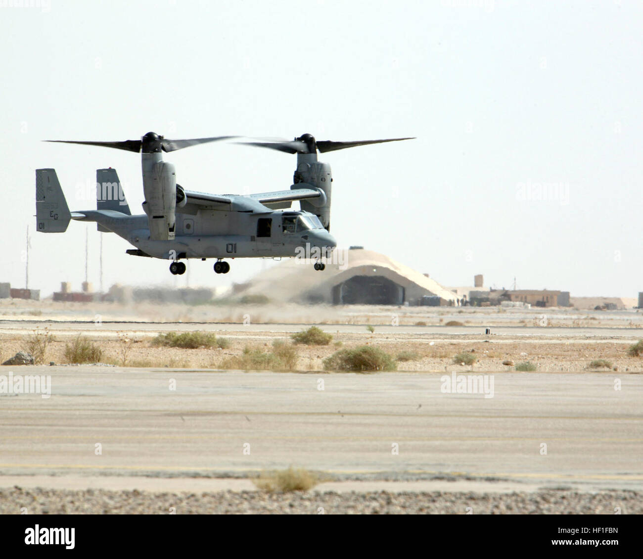 071004-M-7404B-071 AL ASAD AIR BASE, Iraq (Oct. 4, 2007) An MV-22B ...
