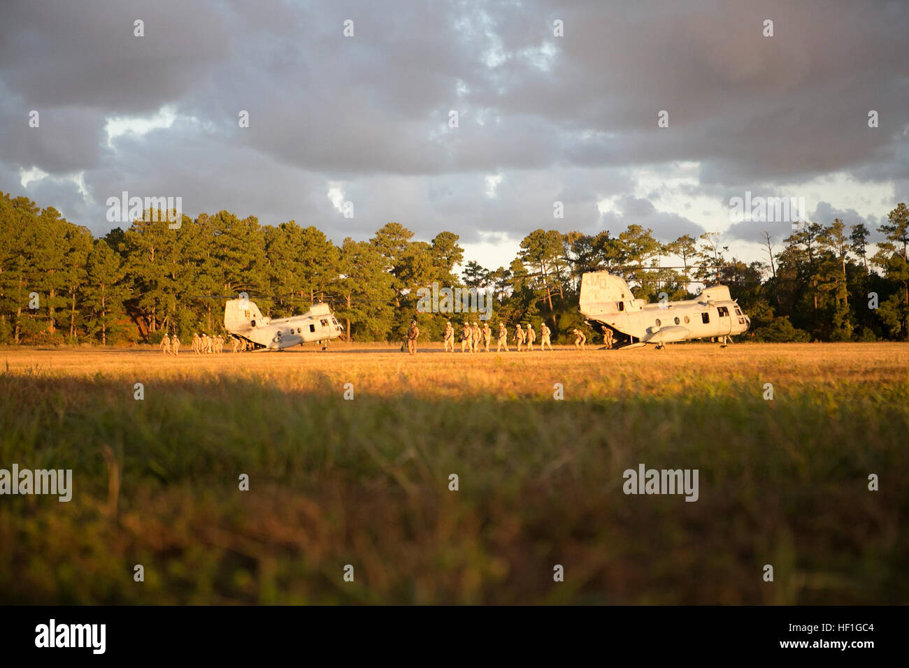 Ch 46 sea knight helicopters from hi-res stock photography and images ...