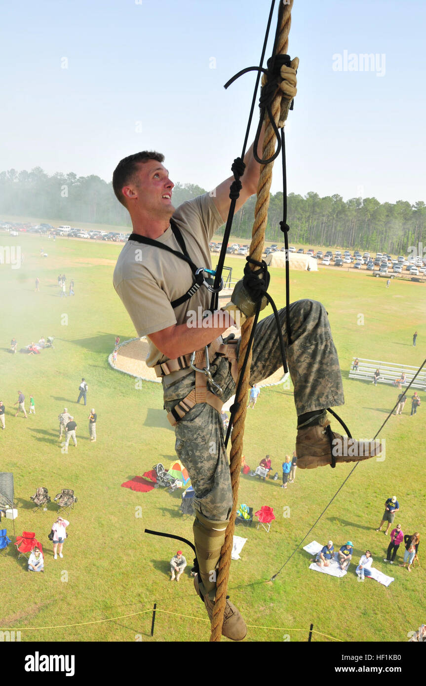 75th Ranger Rope Climb Best ranger competition 2011 hi-res stock photography and images - Alamy