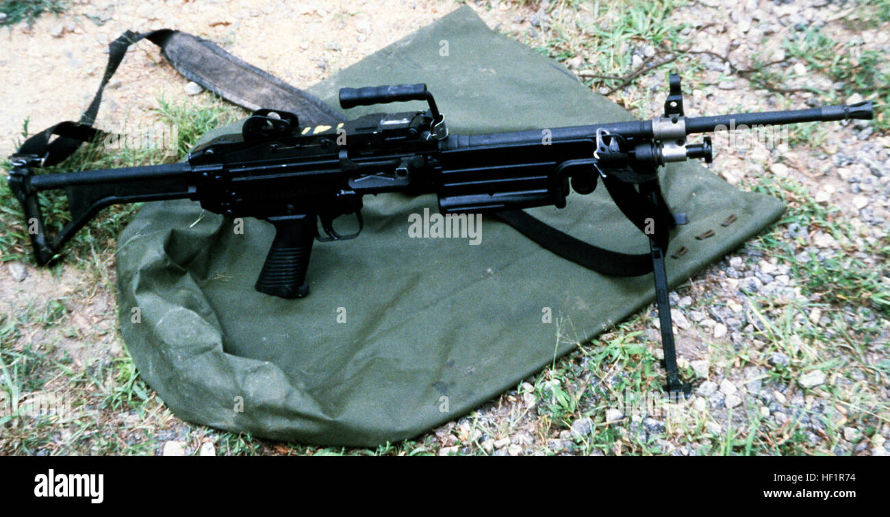 An M-249E1 squad automatic weapon. M249 FN MINIMI DM-ST-87-01604 c1 Stock Photo