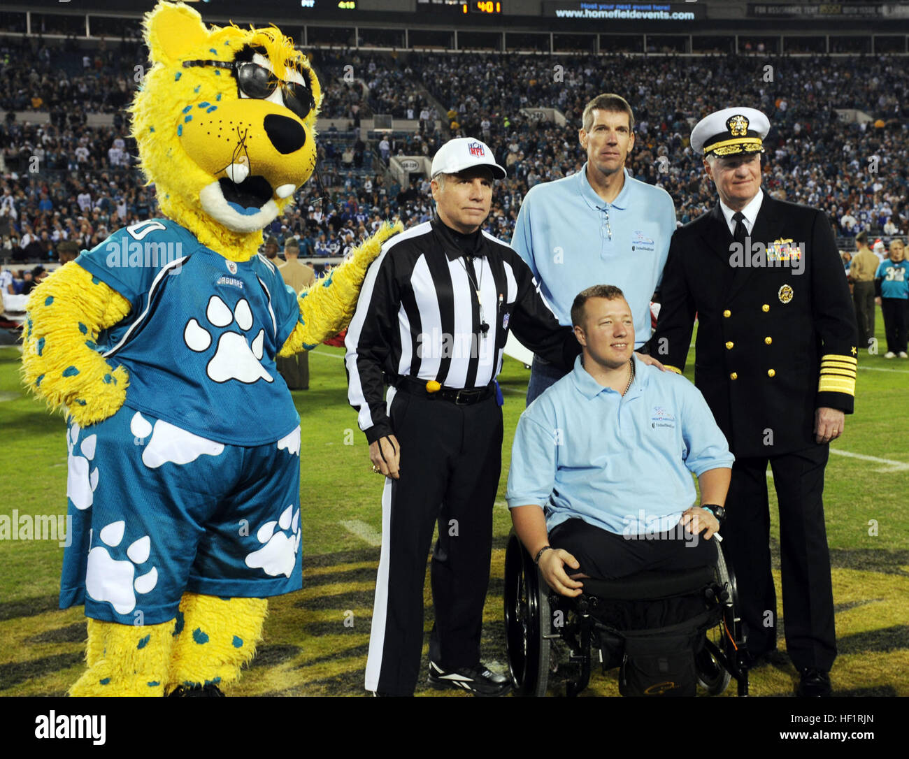 PHOTO: Jaxson de Ville Bares All At 2012 NFL Pro Bowl - Big Cat