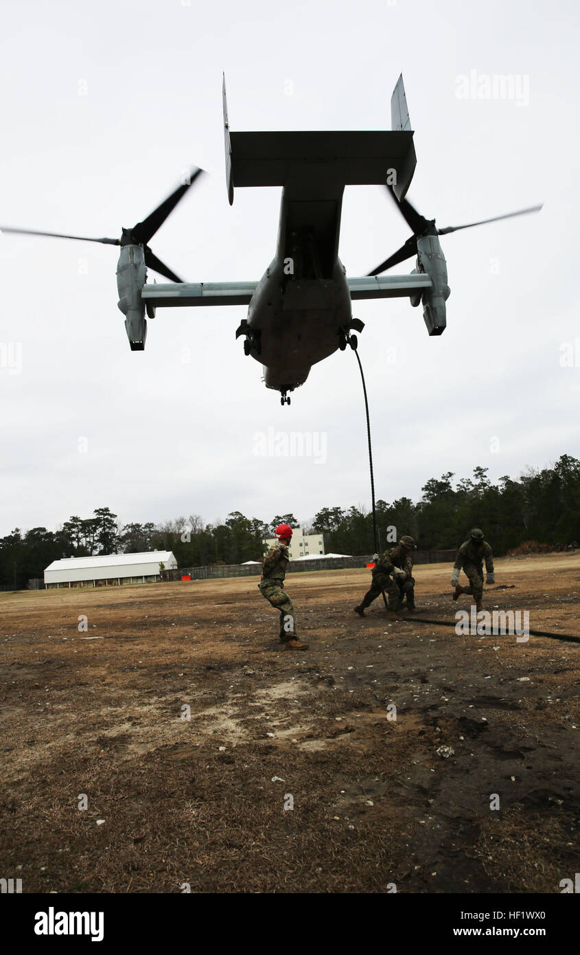 Staff Sgt. Matthew Francis, the Helicopter Rope Suspension Training ...