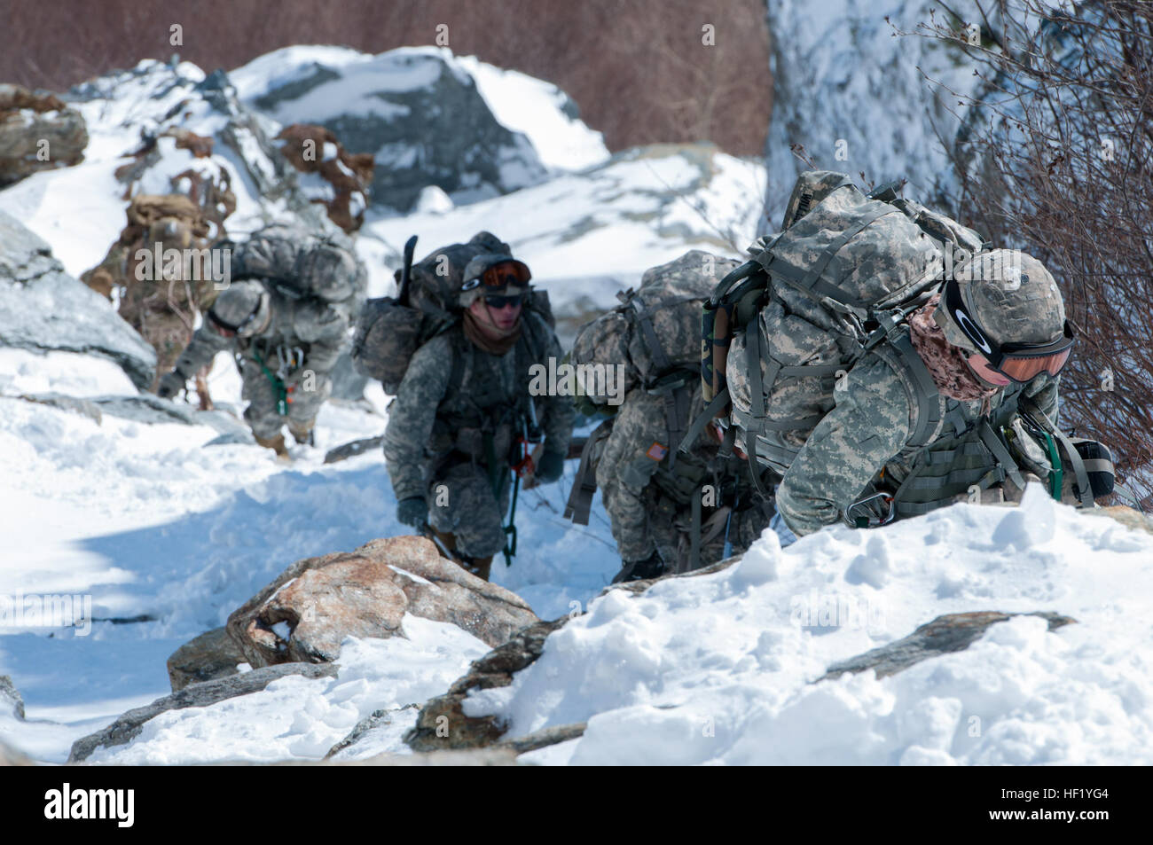 U.S. Soldiers with the Army Mountain Warfare Basic Mountaineering and
