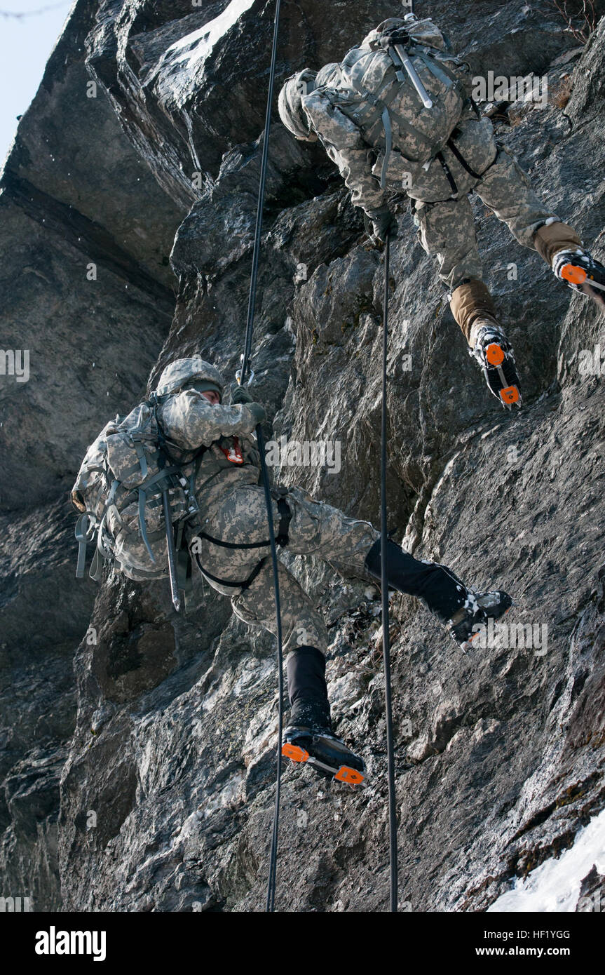 U.S. Soldiers with the Army Mountain Warfare Basic Mountaineering and