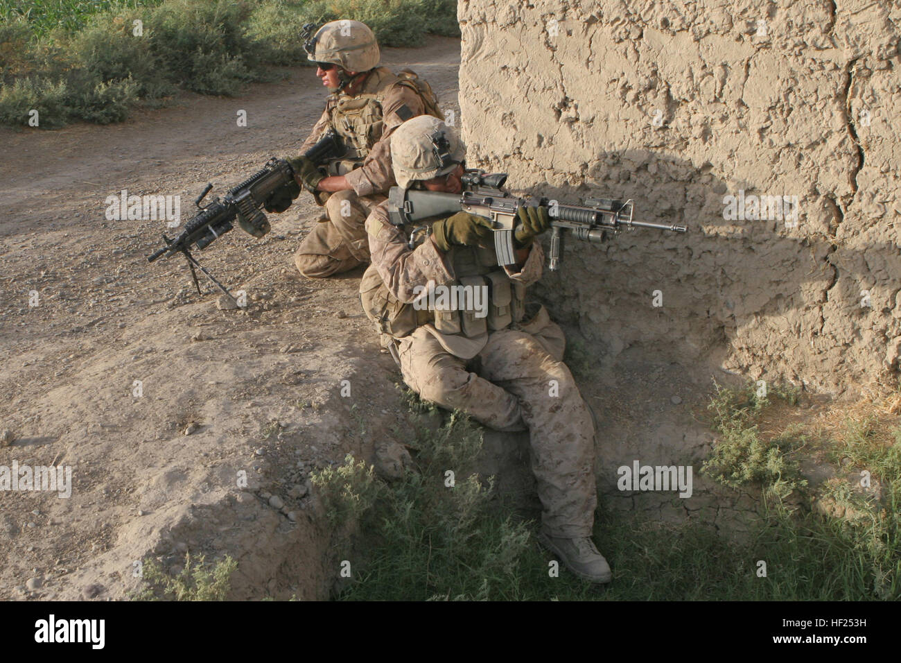 official-marine-corps-photograph-by-alex-c-guerra-patrol-through