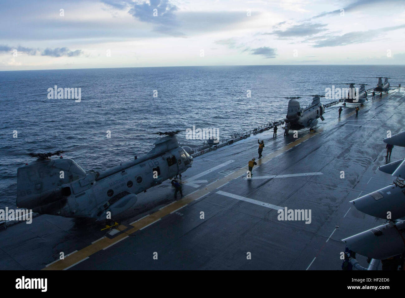 Ch 46e sea knight helicopters hi-res stock photography and images - Alamy