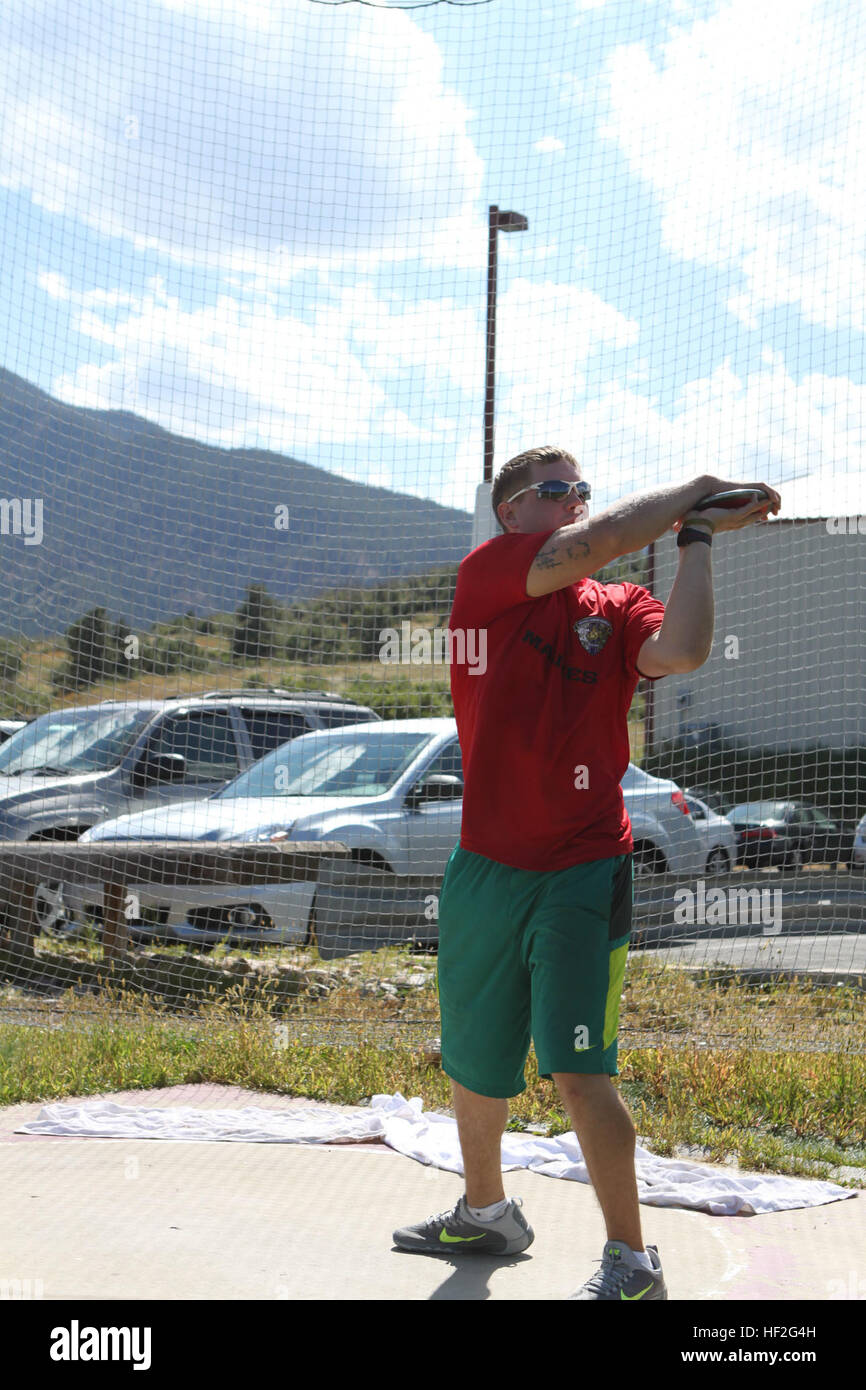 Marines participate in field practice and discus training at high ...
