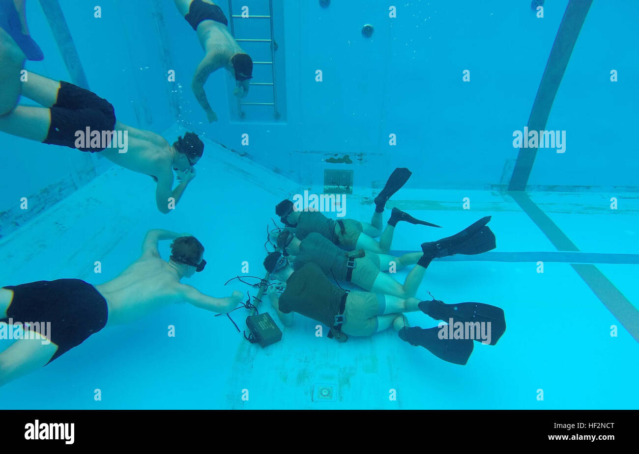 Reconnaissance Marines practice breathe holding techniques Nov. 18