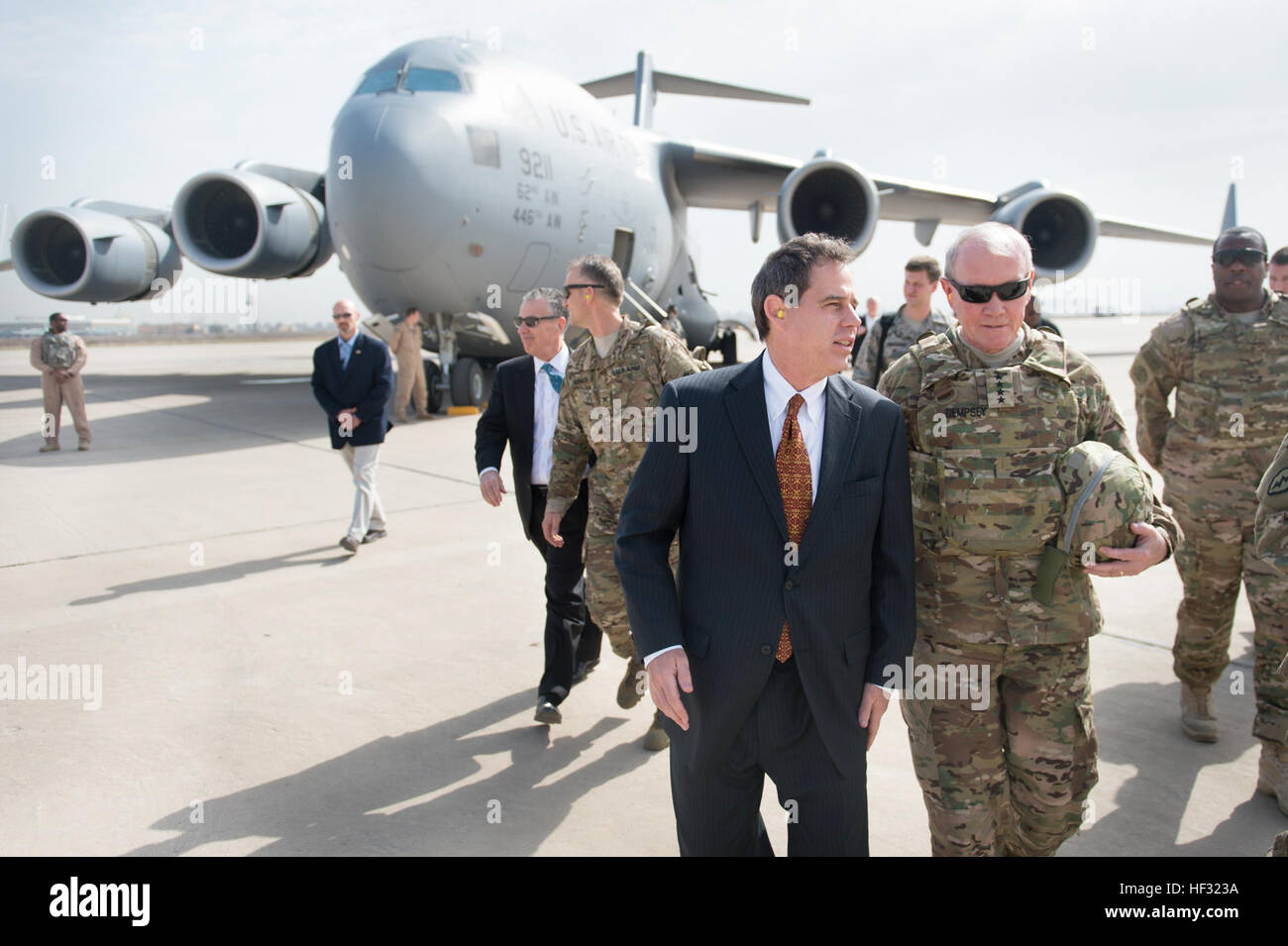 Support Diplomatically Diplomatic and military collaboration hi-res stock photography and ...
