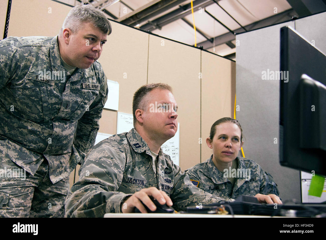 Members of Ohio National Guard Computer Network Defense Team conduct