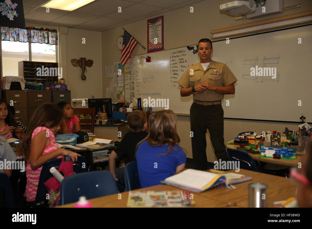 Twentynine palms elementary hires stock photography and images Alamy