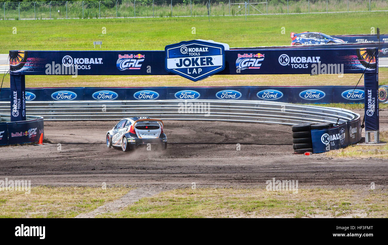 Jackie Heinriecher with Dreyer & Reinbold Racing takes the joker lap ...