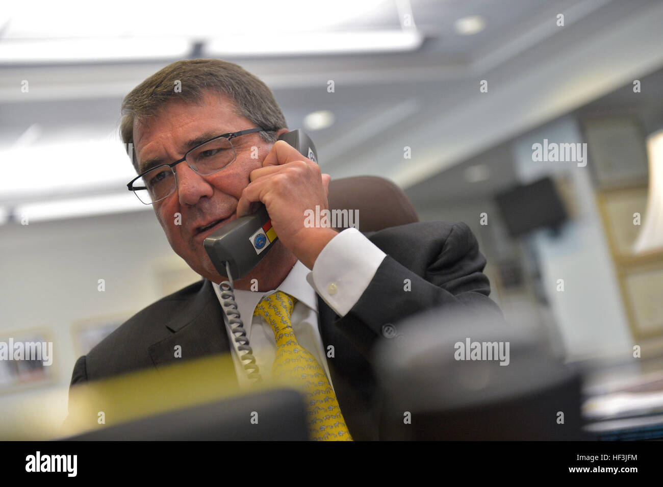 Secretary of Defense Ash Carter speaks by phone with Army 1st Lt. Shaye Haver and 1st Lt. Kristen Griest to congratulate the two for their recent graduation from the rigorous Army Ranger School from his office at the Pentagon, Aug. 20, 2015. Haver and Griest are the first women to successfully complete the course after the Army began allowing women to participate in the elite program. (DOD Photo by Glenn Fawcett/Released) Secretary of defense congratulates first women to graduate from US Army Ranger School 150820-D-NI589-050 Stock Photo