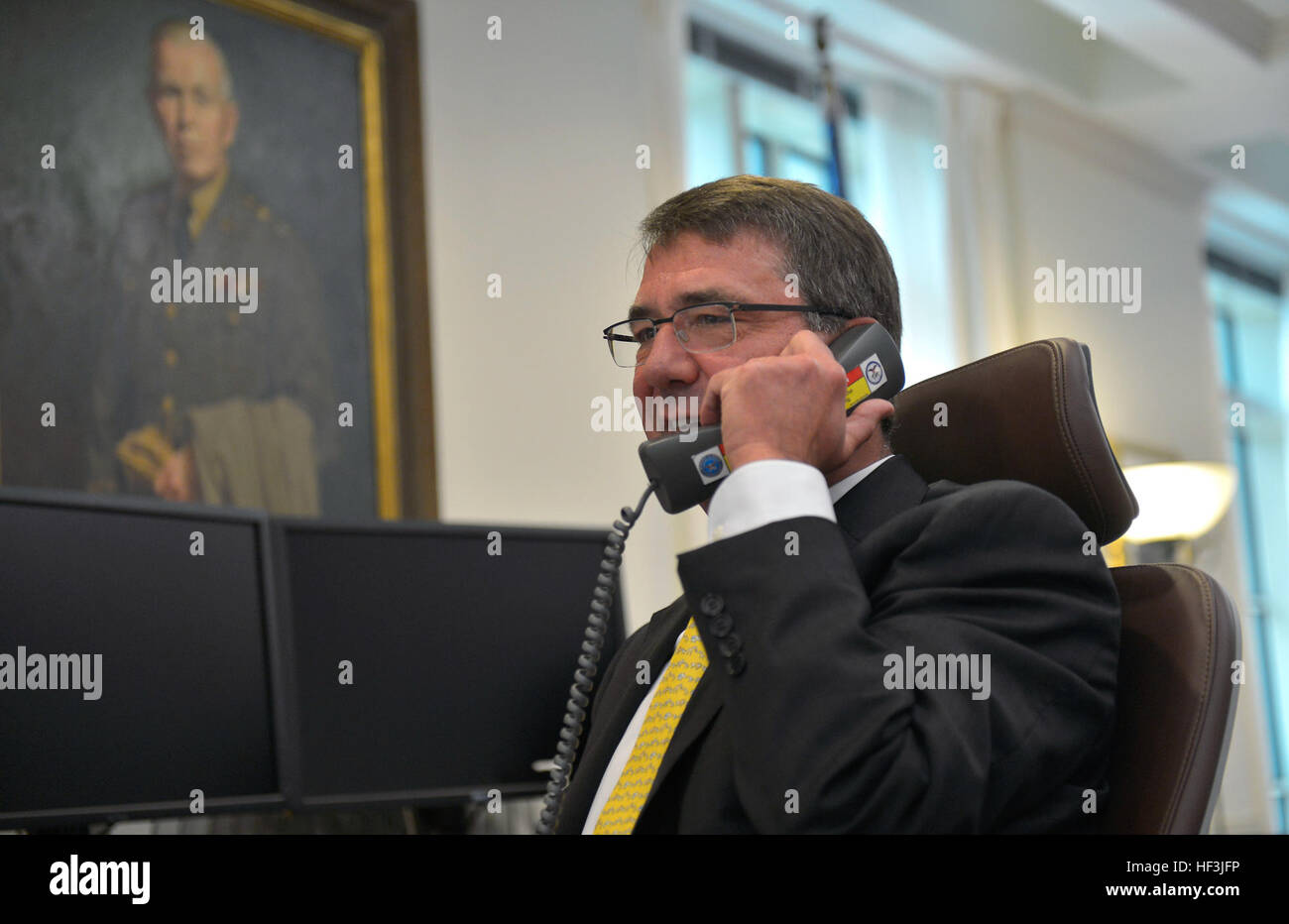 Secretary of Defense Ash Carter speaks by phone with Army 1st Lt. Shaye Haver and 1st Lt. Kristen Griest to congratulate the two for their recent graduation from the rigorous Army Ranger School from his office at the Pentagon, Aug. 20, 2015. Haver and Griest are the first women to successfully complete the course after the Army began allowing women to participate in the elite program. (DOD Photo by Glenn Fawcett/Released) Secretary of defense congratulates first women to graduate from US Army Ranger School 150820-D-NI589-058 Stock Photo