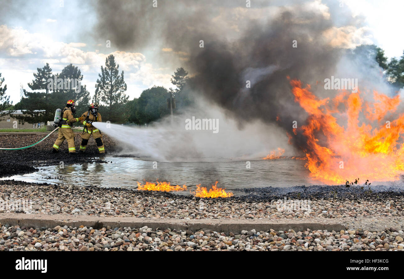 Jet Fuel Fire Protection 182 airlift wing hi-res stock photography and images - Alamy