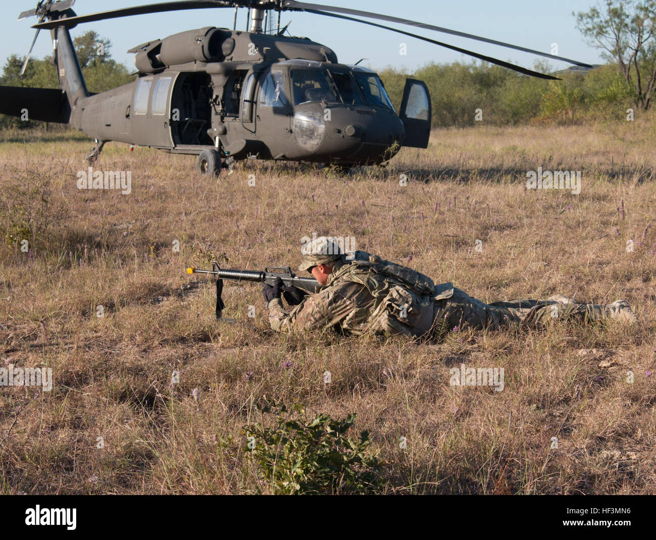 Soldiers from the California Army National Guard, 1st Battalion, 140th ...