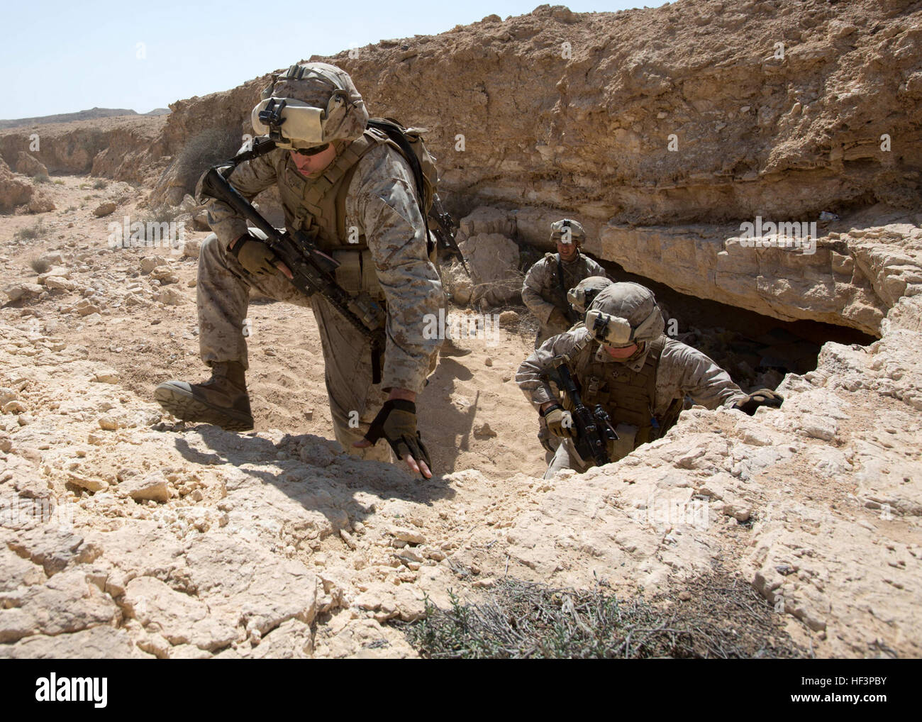 Aw179 U.S. Marines with Golf Company, Battalion Landing Team 2/6, 26th Marine ...