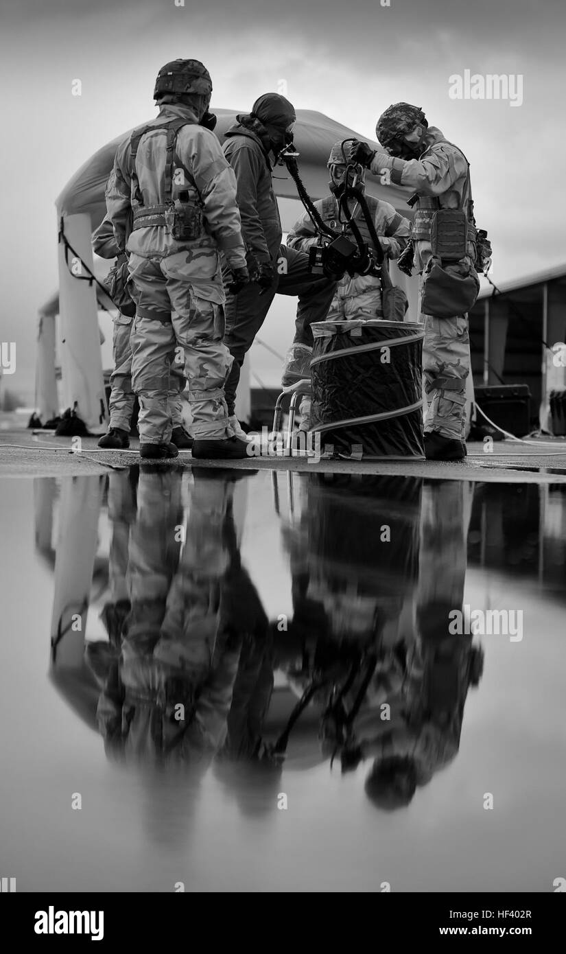 Aircrew cbrn equipment hi-res stock photography and images - Alamy